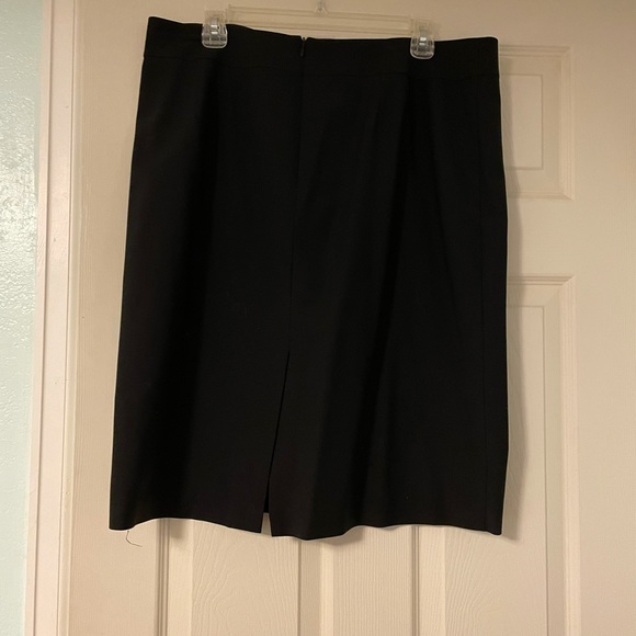 Talbots black pencil skirt, sz 16 - Picture 2 of 3